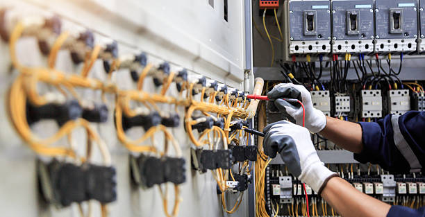 Professional Electrician technician working in Mountain View, AR